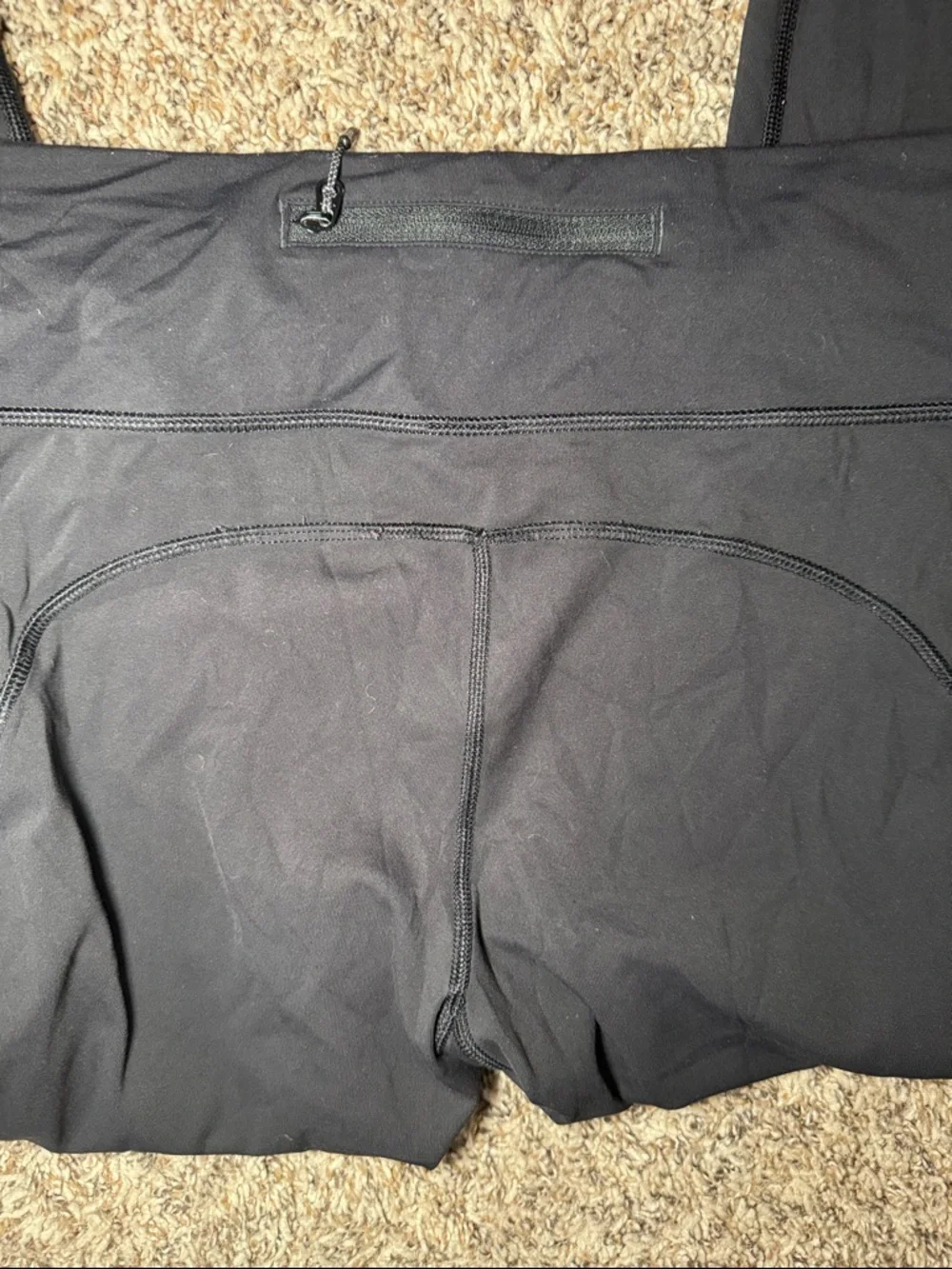 lululemon athletica women’sBlack Performance Leggings w/ Ruffle Detail/pockets - Picture 2 of 5